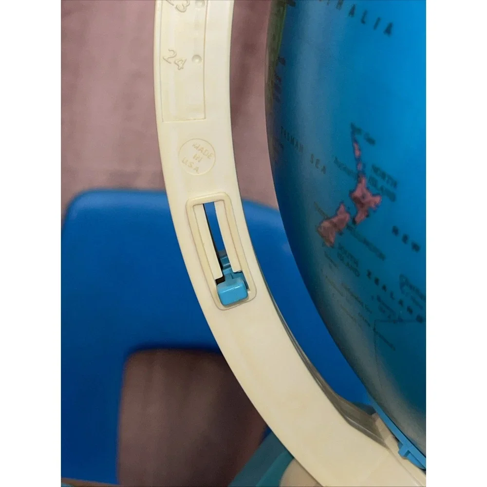 Vintage 1988 Fisher Price World Globe Illuminated Educational Viewfinder‎ Works